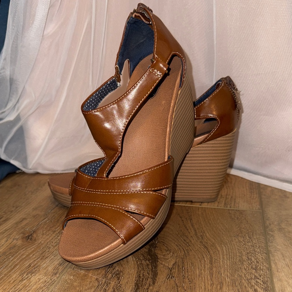 Dr. Scholl's Tan Wedge Sandals